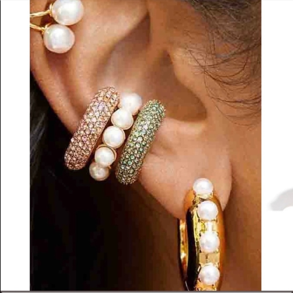 Pearl ear cuff